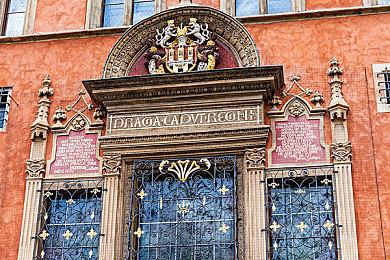 小SB是不是欠c了h,明星投资失利，巨额债务成谜？-1