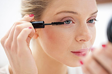 动漫  爆乳  扶她,动漫争议：爆乳角色引发粉丝热议，作品优劣引关注-2