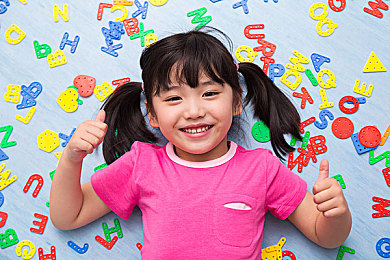 合家欢下册公交车,公交新线便利多，城市出行更温馨