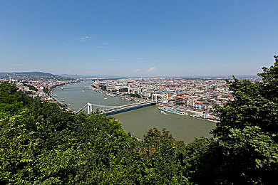 他的手指在里面转动的写作业呢,勤奋少年指尖舞,谱写青春华章-1