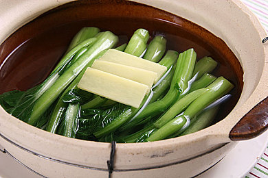 情艳小说,时光里的爱,青春校园到成熟社会的情感变迁-1