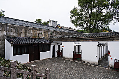 雷电将军吃派蒙肚子变大,《原神》雷电将军吃派蒙蛋糕，肚子变大萌翻网友-2