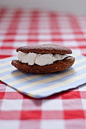 张雨欣惊艳照片大全,明星张雨欣：多面魅力，惊艳亮相-1