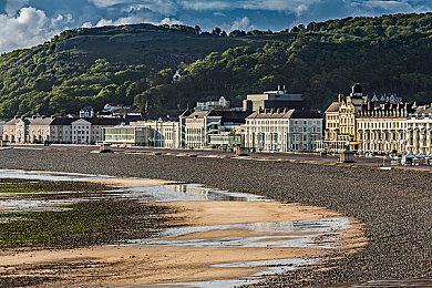 老师办公室狂肉校花小说：校园风云：师生恋逆袭，揭秘神秘黑客真相