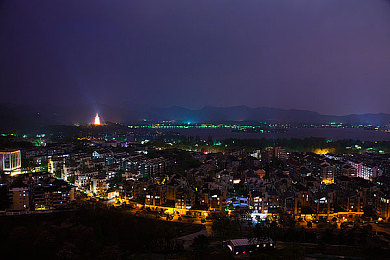 老师的兔兔,校园兔兔助力教学，爱心温暖成长时光-1