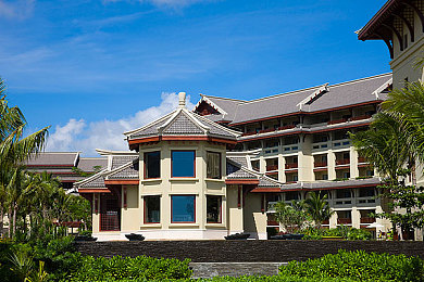 973商务旅行戴绿色帽子,绿色帽奇遇：商务旅行中的环保时尚风-2