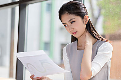 欧美丰满熟妇BBBBBB百度,网络素养缺失，低俗信息泛滥引关注-1