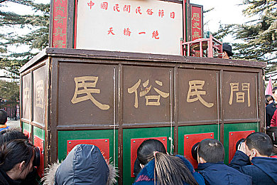 湖南张丽对战老外,湘妹子勇挫外敌，体育赛场展英姿-2