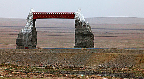 老妇xxxxbbbb,八旬老妇拓山路，村民生活焕新颜-2