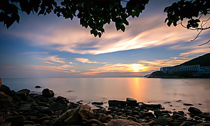 和朋友夫妻一起去旅游旅行,夫妻好友同行，共度美好时光-1