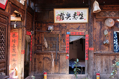 女儿今夜以身相报最火的一句,孝女以独特方式报恩，引发社会热议-1