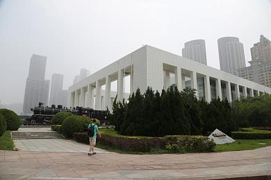厨房太窄了我们去客厅吧,厨房变身客厅，家居改造新潮流-2