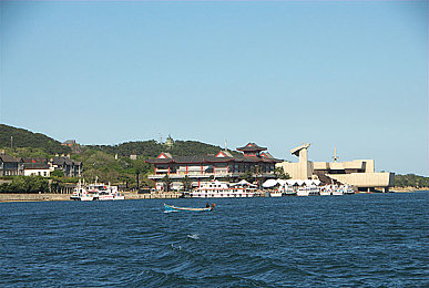 原神女角色去掉全部衣物,《原神》角色设计引争议，玩家审美观念大碰撞