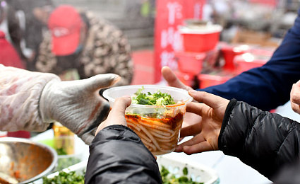 原神旅行者喝甘雨的奶,《原神》旅行者与甘雨温馨互动，友谊感人