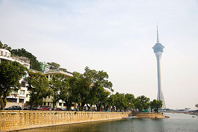 一阴吞四阳,股市惊现“一阴吞四阳”，揭秘反转信号！-3