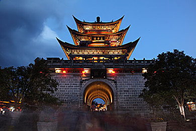 黄梅戏大全100集,黄梅戏盛宴，百年经典齐聚云端-4