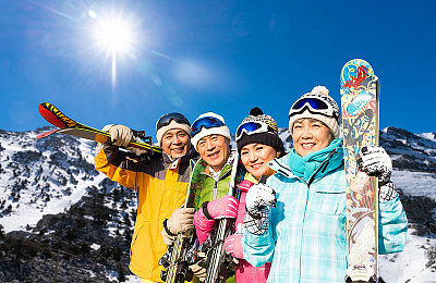 久热这里,夏日炙烤：邻里互助共度高温