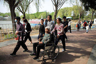 和男友打了一晚上扑克,浪漫扑克夜见证爱情升温