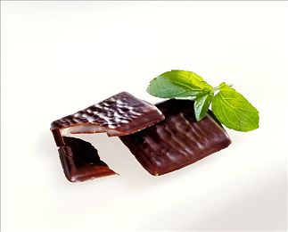 丰满的继牳2理伦片：小镇矛盾中的人性光辉：一部引人深思的电影-5