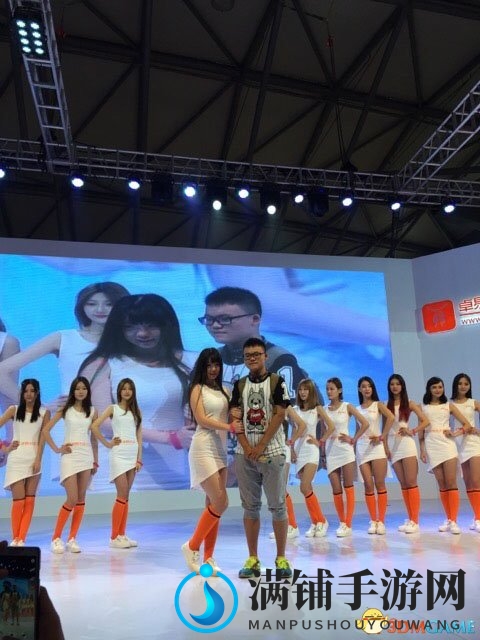 CJ 2015现场ShowGirl风采展示，制服美照大赏
