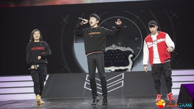 《QQ飞车》十周年盛典结束 张杰、南征北战现场庆生