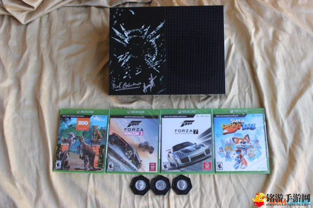 B社总监签名版PS4 Pro和Switch曝光 主题图案帅爆